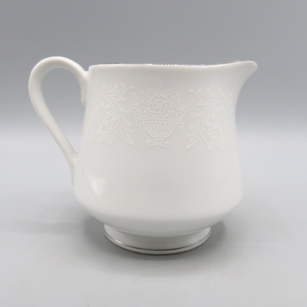 Vintage Crown Victoria Lovelace Fine China Creamer Made in Japan‎ 3.5" 10oz